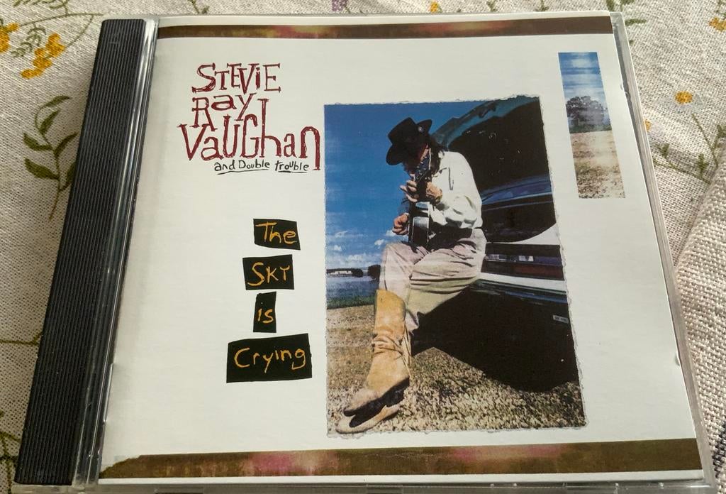 CD STEVIE RAY VAUGHAN AND DOUBLE TROUBLE THE SKY IS CRYING, Verzenden, Gebruikt, Overige genres