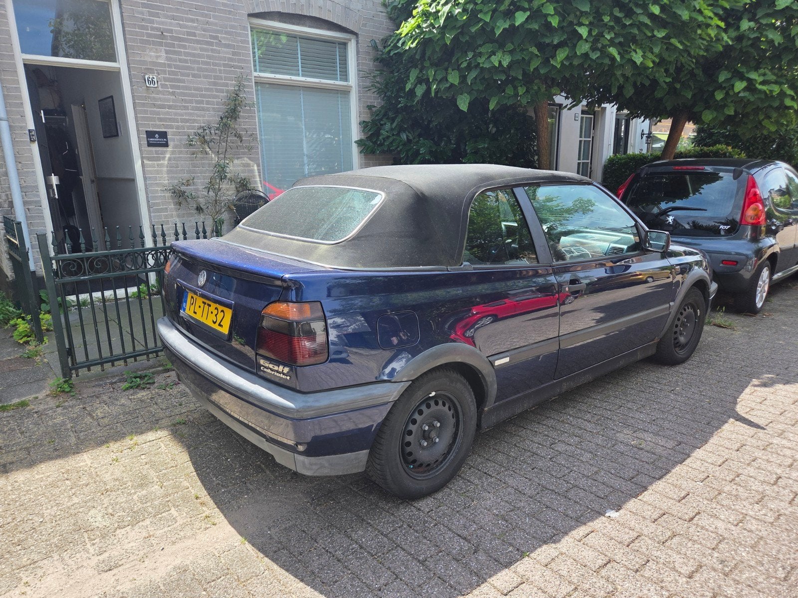 Volkswagen Golf 1.8 Cabriolet 1993 Blauw, 2 jr APK, oldtimer, Auto's, Voorwielaandrijving, 40 €/maand, 4 cilinders, Cabriolet