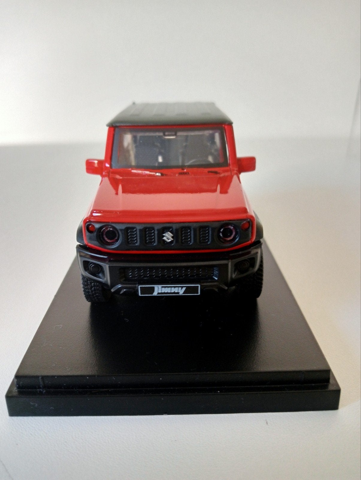 Suzuki Jimny schaalmodel - Rood met zwart dak, Ophalen of Verzenden, Nieuw, Auto