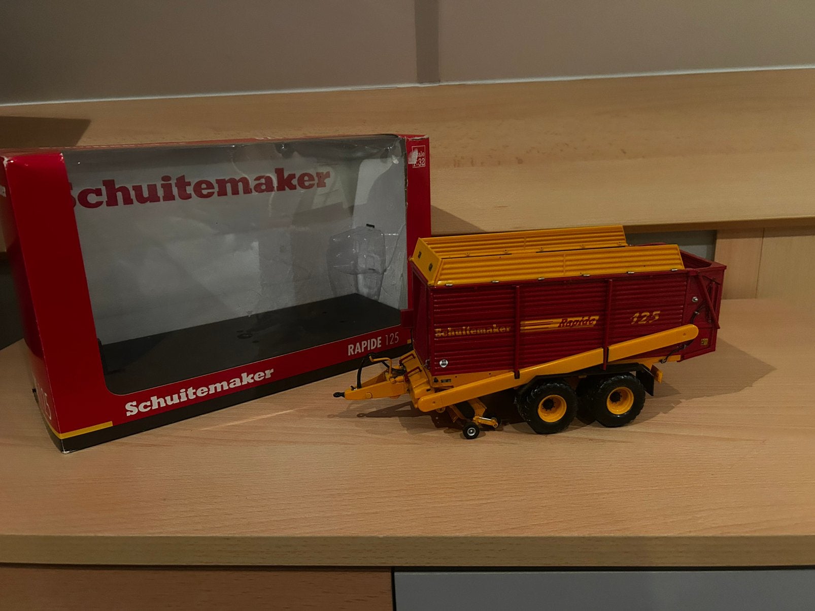 Schuitemaker rapide 125, Ophalen of Verzenden, Zo goed als nieuw, Tractor of Landbouw, Universal Hobbies