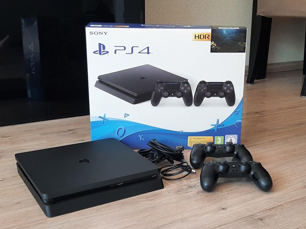 Sony PlayStation 4 Slim 1TB met 2 controllers, Spelcomputers en Games, Spelcomputers | Sony PlayStation 4, Ophalen, Met 2 controllers