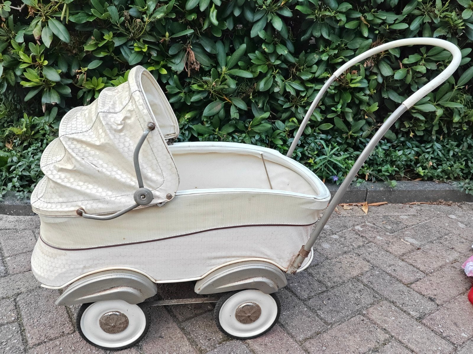 Brocante poppenwagen., Antiek en Kunst, Ophalen