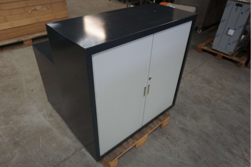 Kleine archiefkast roldeurkast gereedschapskast garagekast, Huis en Inrichting, Kasten | Roldeurkasten en Archiefkasten, Niet ingevuld