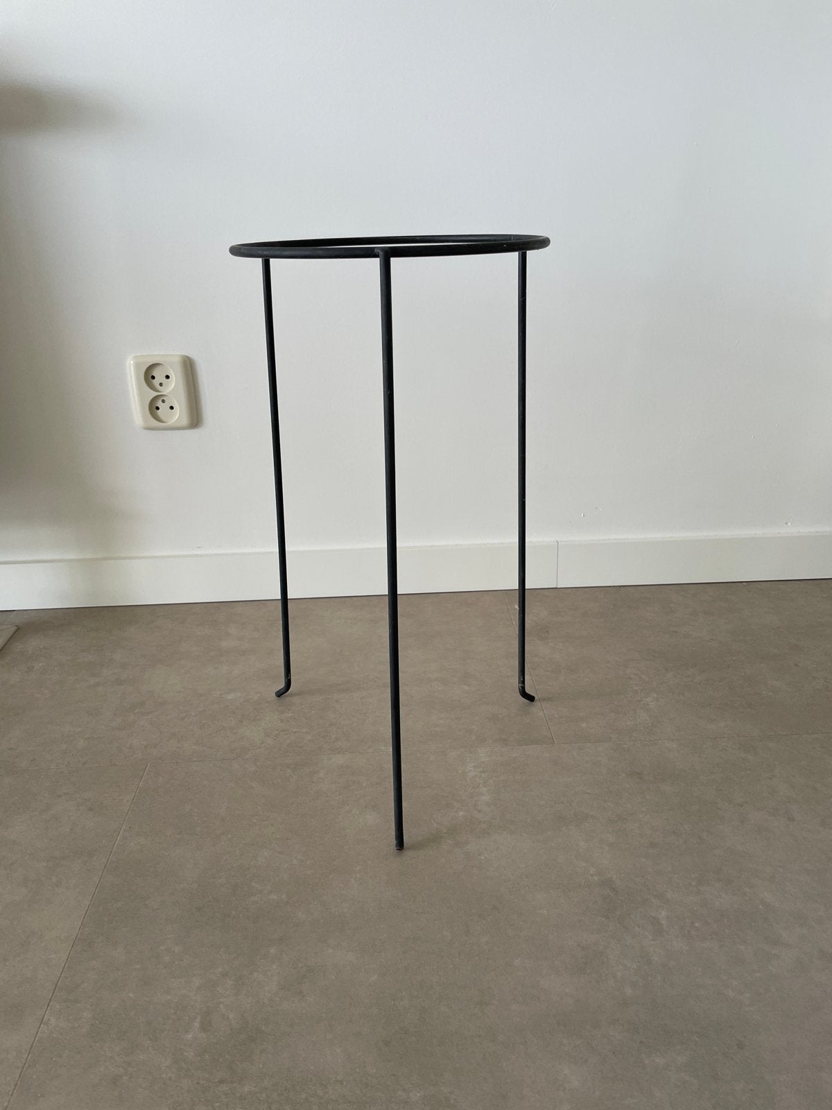metalen plant -  / waterbak standaard - Ø 26 cm, 50 cm hoog, Ophalen, Gebruikt, Zwart, Metaal