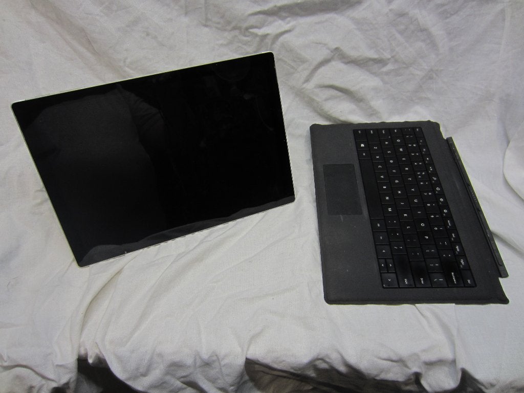 SURFACE 1796  ( laptop / Tablet ), Qwerty, 8 GB, Ophalen of Verzenden, Zo goed als nieuw