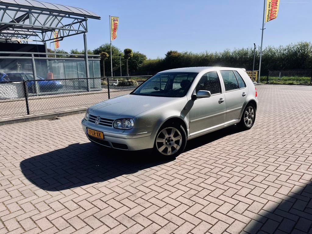 Volkswagen Golf 1.6 77KW 2003 Grijs, Auto's, Voorwielaandrijving, 1145 kg, Zwart, 4 cilinders