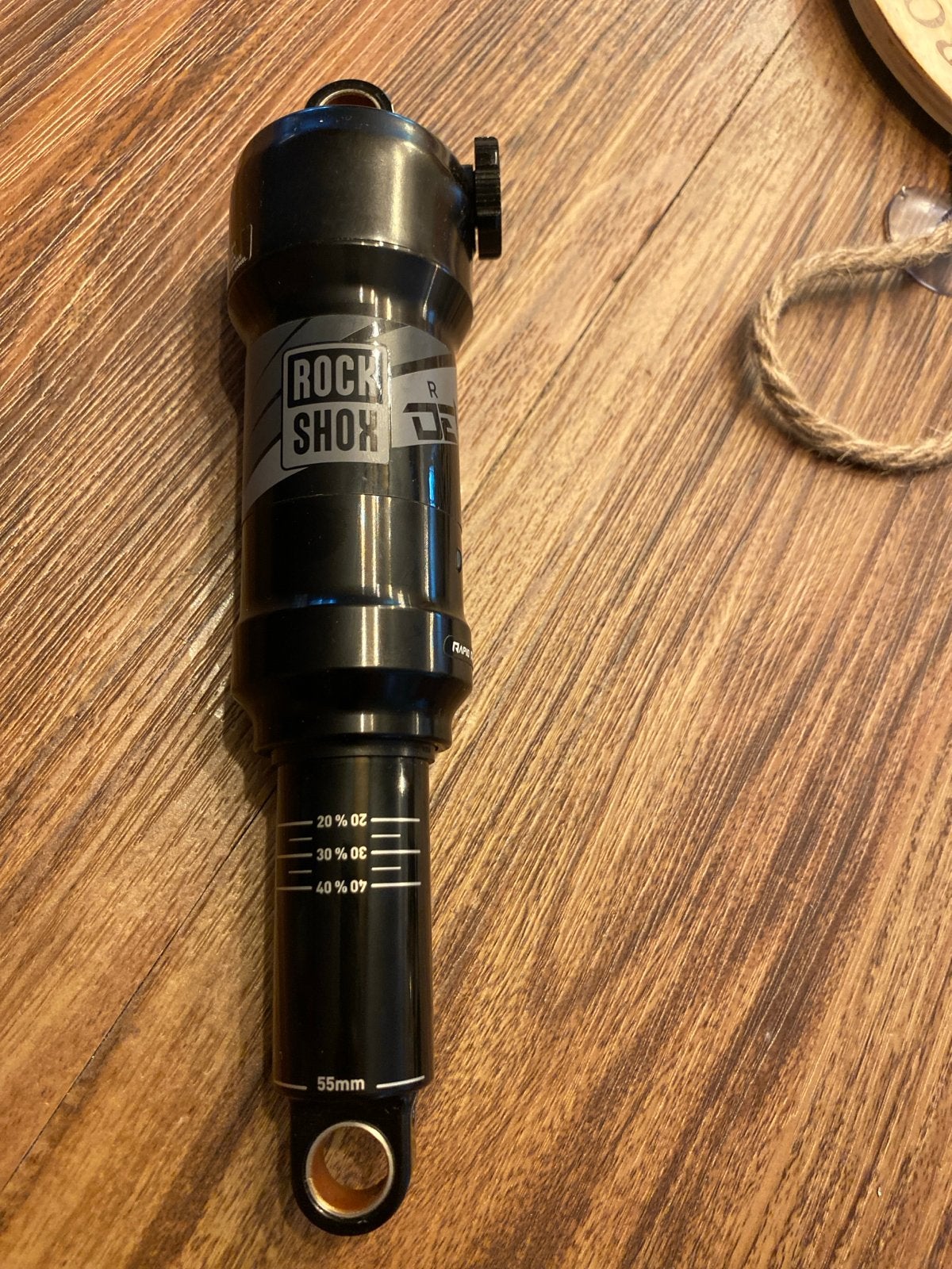 Foto 2 van RockShox Deluxe Achterdemper