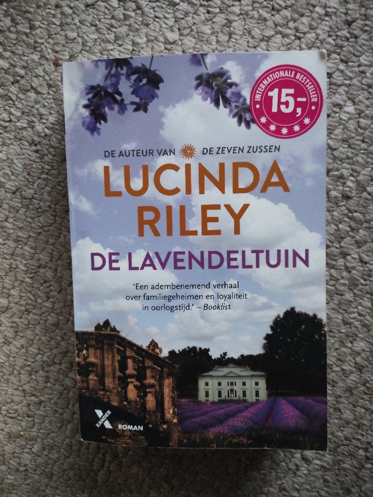 Lucinda Riley De Lavendeltuin, Ophalen of Verzenden, Zo goed als nieuw, Lucinda Riley