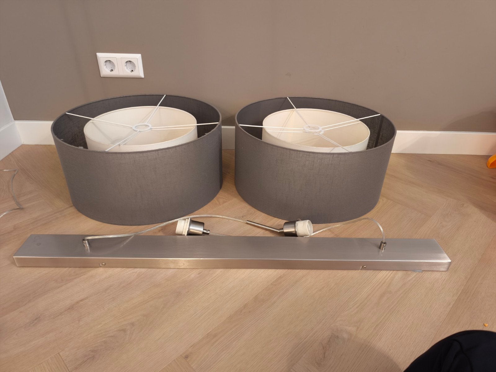 Hanglamp met 2 kappen en staande lamp, Ophalen