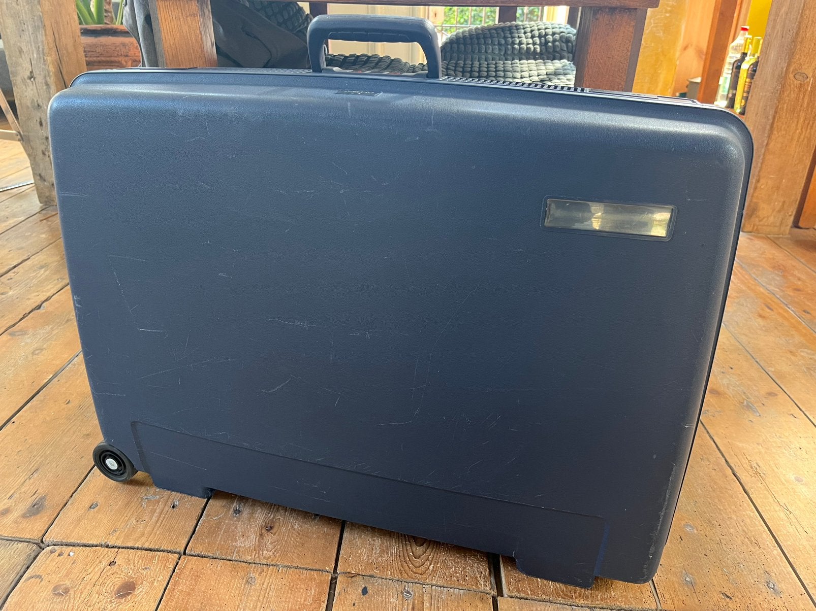 Mooie Delsey reiskoffer met slot, Hard kunststof, Slot, Ophalen of Verzenden, Zo goed als nieuw