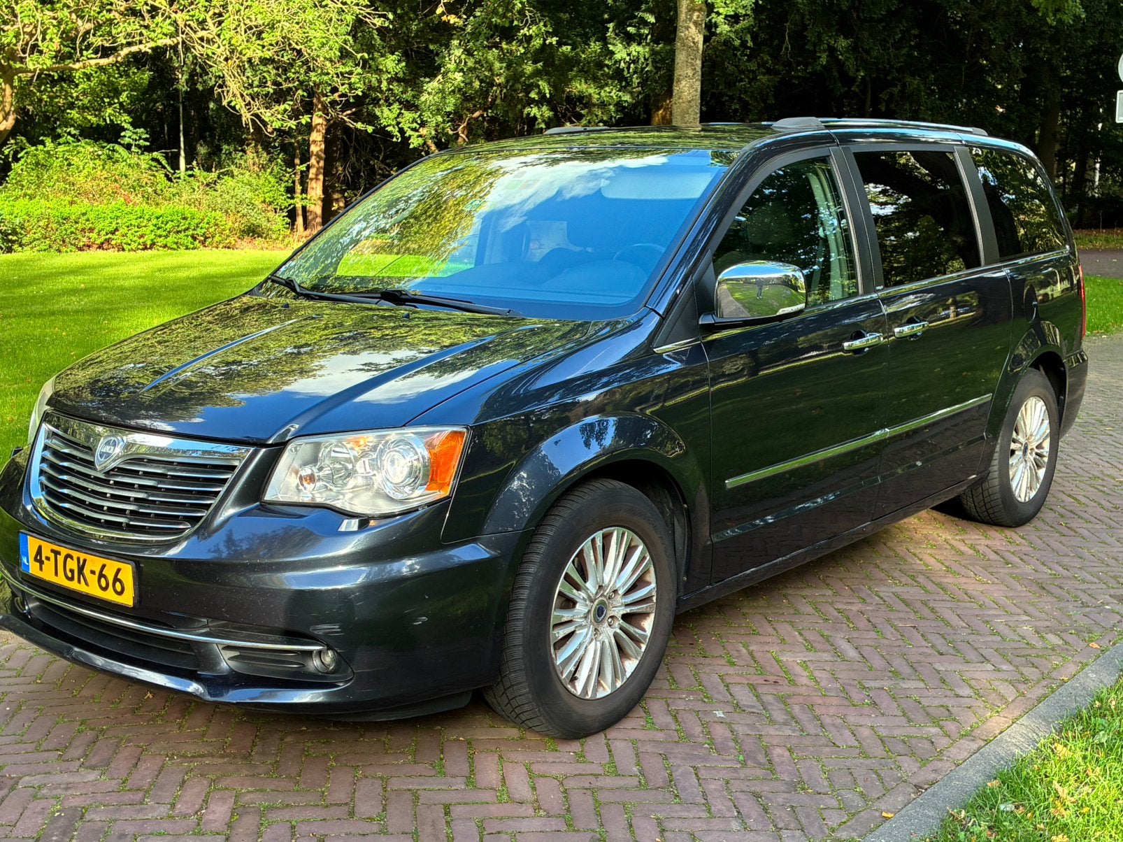 Lancia Chrysler Voyager 3.6 V6 Pentastar 283PK 2013 Grijs, Euro 5, 450 kg, Navigatiesysteem, Zwart