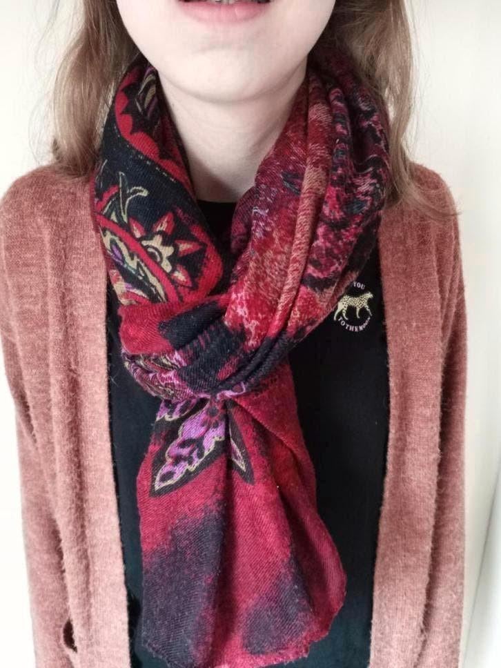 Sjaal sjaaltje shawl bordeaux rood, Ophalen of Verzenden, Zo goed als nieuw, Sjaal