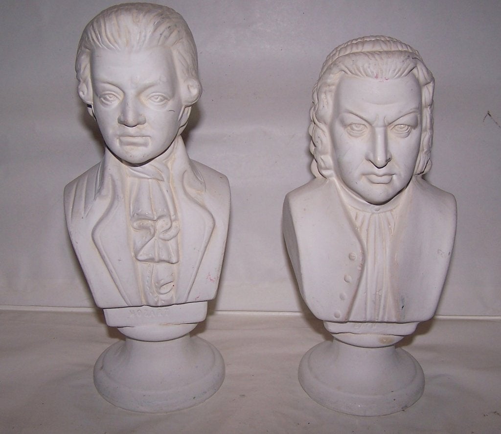 Bustes Bach en Mozart. H. 25- en 23 cm. Nwst., Antiek en Kunst, Gips, Buste, Ophalen of Verzenden, 20 - 50 cm
