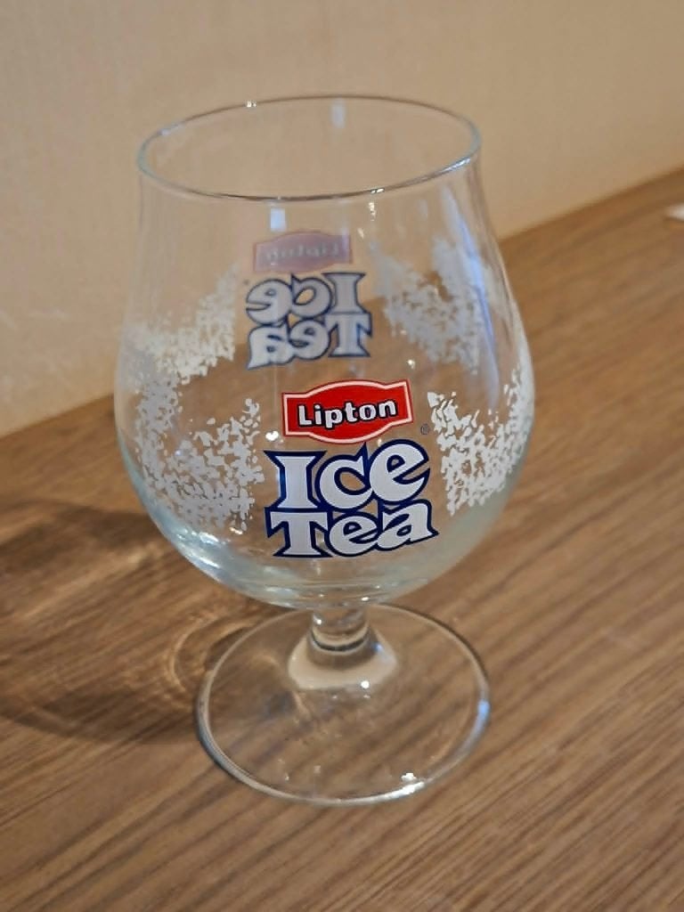 Bolvormig glas Lipton Ice-Tea, Verzamelen, Glas en Borrelglaasjes, Verzenden, Zo goed als nieuw, Frisdrankglas