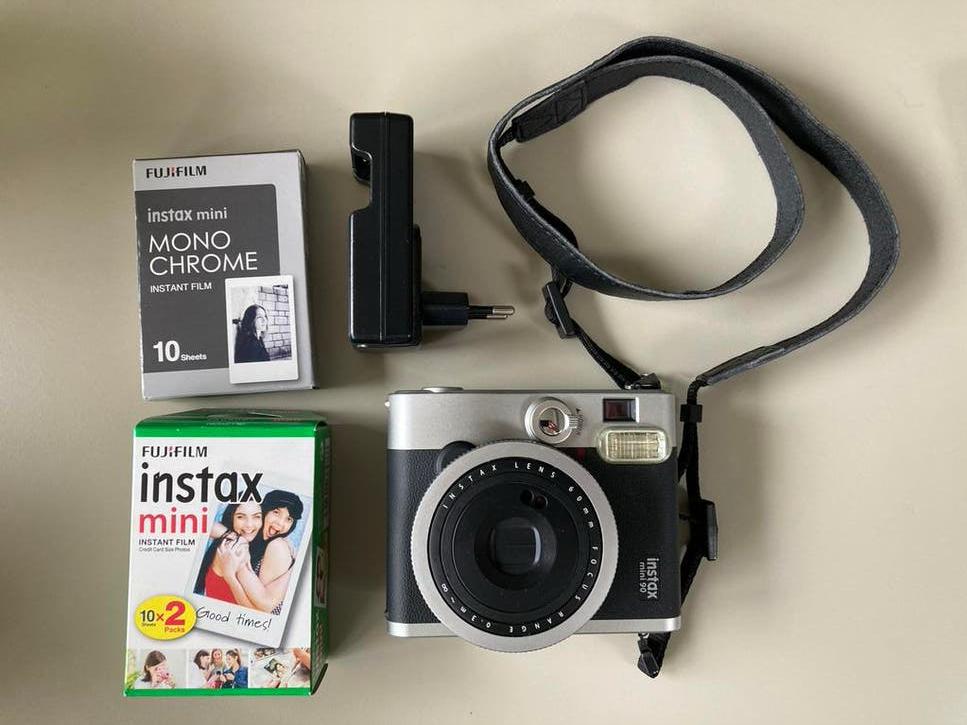 Zwarte instax instant camera mini 90, Verzenden, Polaroid, Fuji