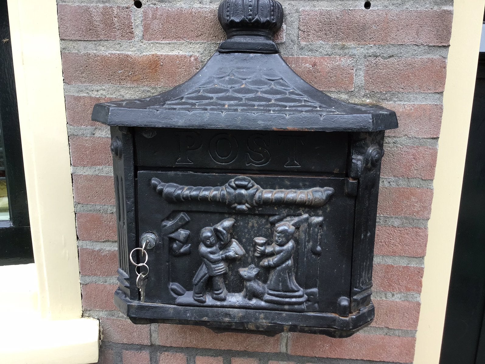 Oude gietijzeren postbus, Ophalen, Gebruikt, IJzer, Wandbrievenbus