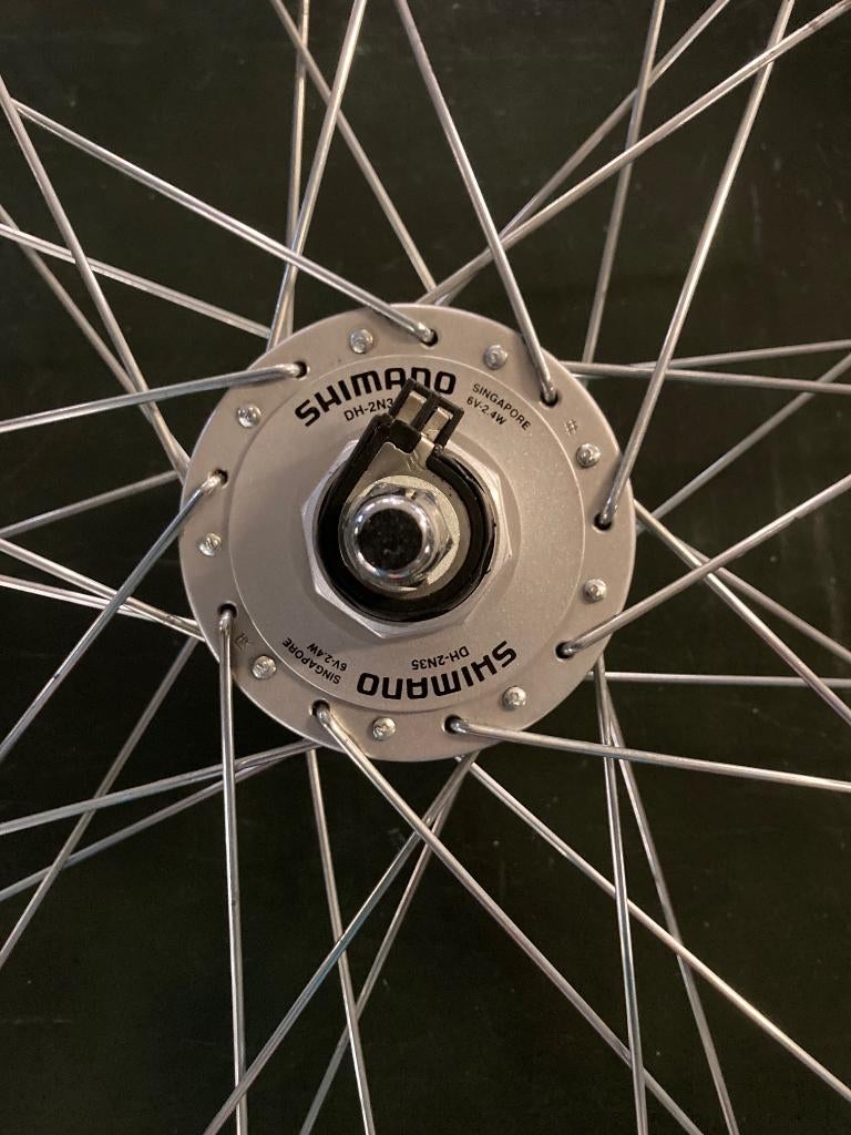 Voorwiel 28 inch met naafdynamo, Fietsen en Brommers, Wiel, Gebruikt, Toerfiets, Ophalen of Verzenden