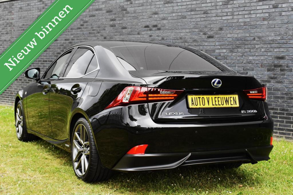 Lexus IS 300h F Sport 18 INCH/CAMERA/PDC/NAVI/STOELVW/ETC.!, Automaat, Euro 5, Achterwielaandrijving, Gebruikt