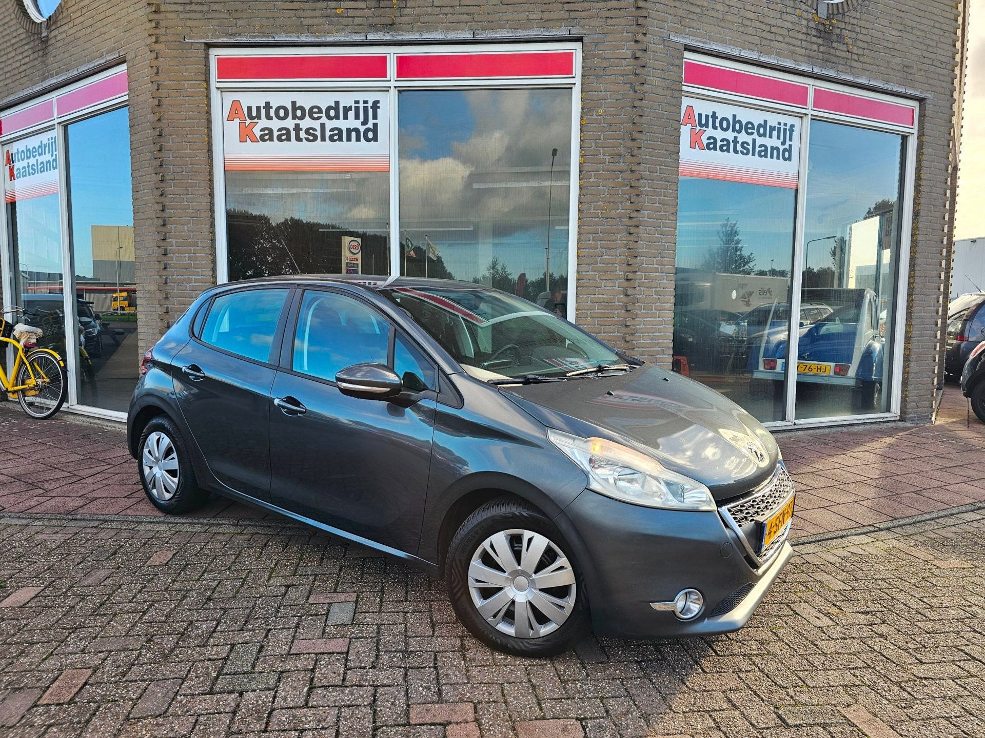 Peugeot 208 1.2 VTi Active - Airco -, Voorwielaandrijving, Euro 5, Stof, Gebruikt