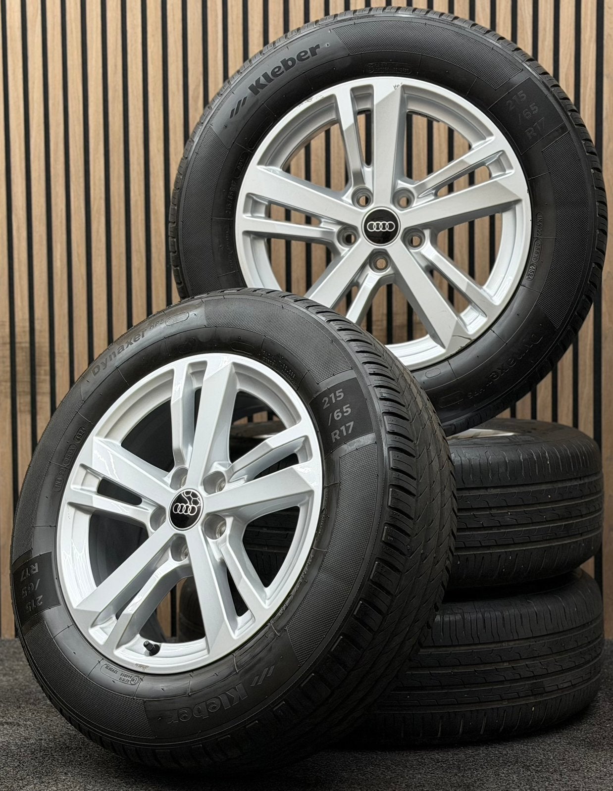 Originele 17 inch Audi Q3 83A 5x112 ET40 215/65/17 ZOMER!, Auto-onderdelen, Ophalen, 215 mm, ., Banden en Velgen