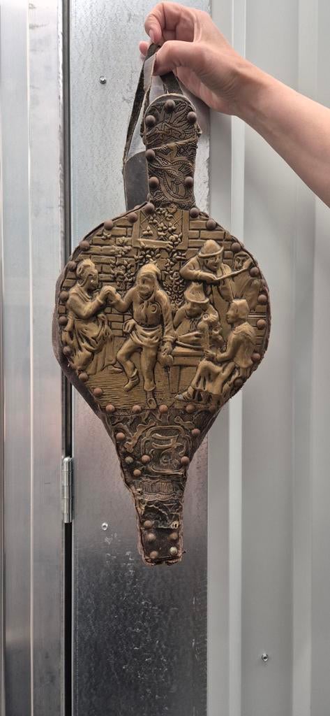 Antieke blaasbalg met reliëfdecoratie - Haardaccessoire, Antiek en Kunst, Ophalen