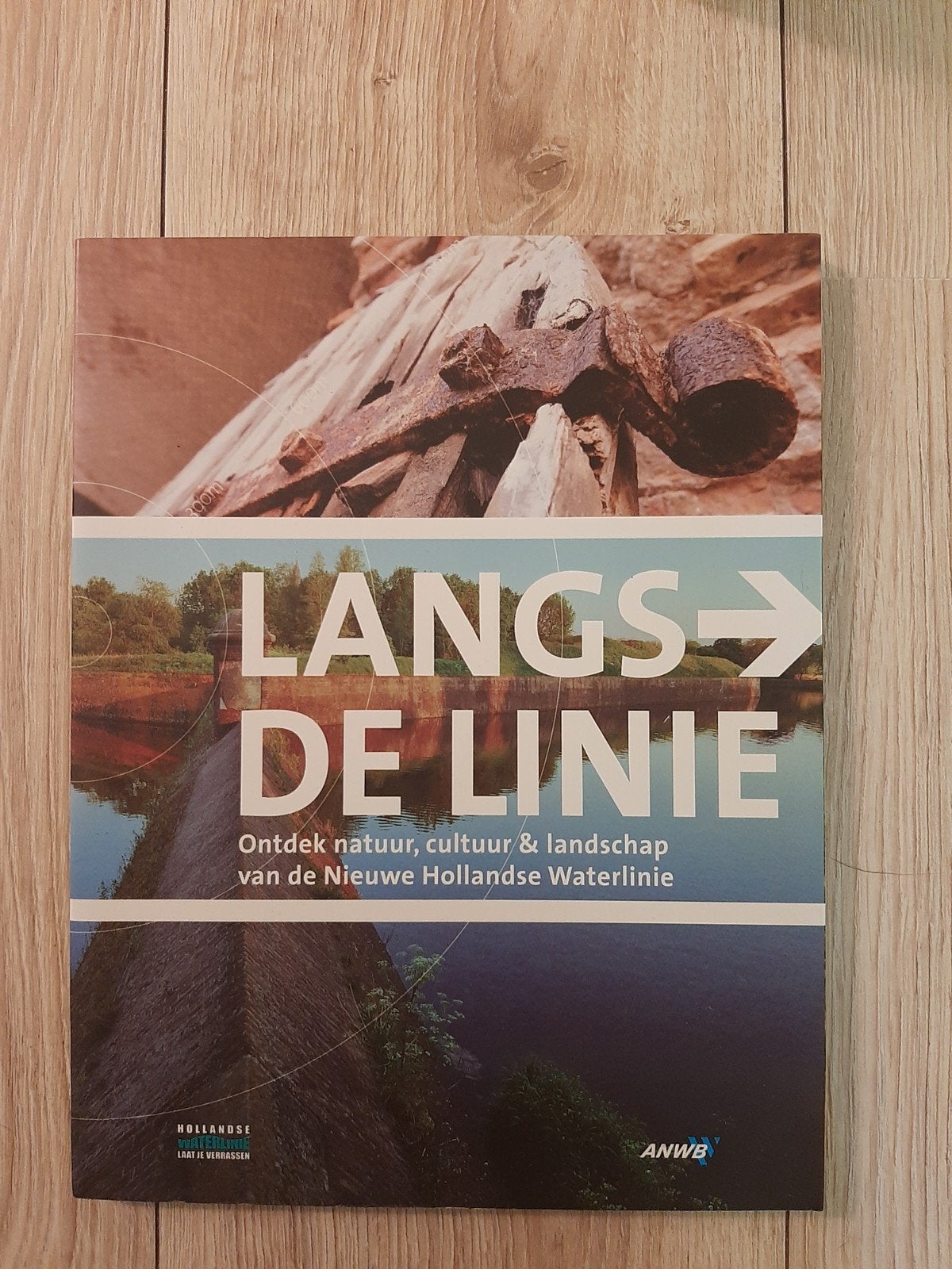 Harry Schuring - Langs de linie, Overige merken, Fiets- of Wandelgids, Ophalen of Verzenden, Zo goed als nieuw