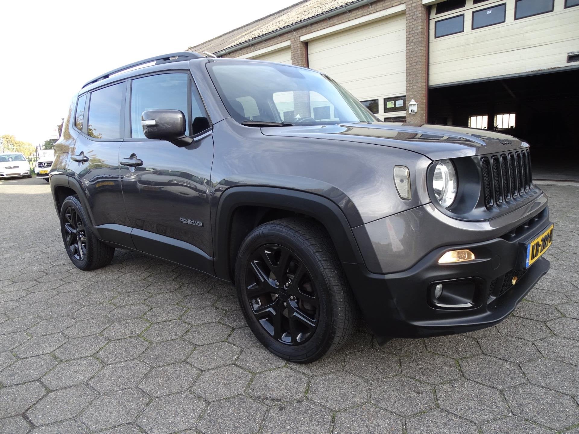 Jeep Renegade 1.6 E-Torq Black Line, Voorwielaandrijving, Stof, Gebruikt, 4 cilinders