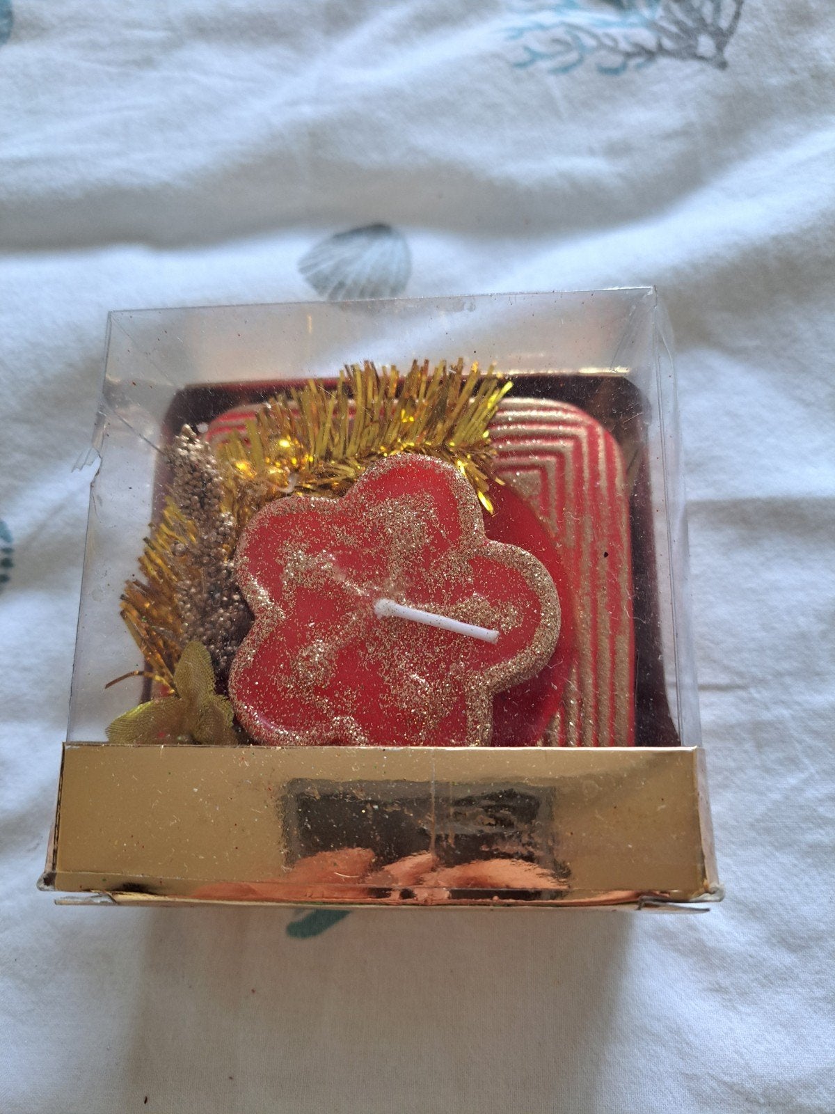 Kerstkaarsjes set rood goud glitter nieuw in doosje, Ophalen of Verzenden, Kaars, Rood, Was