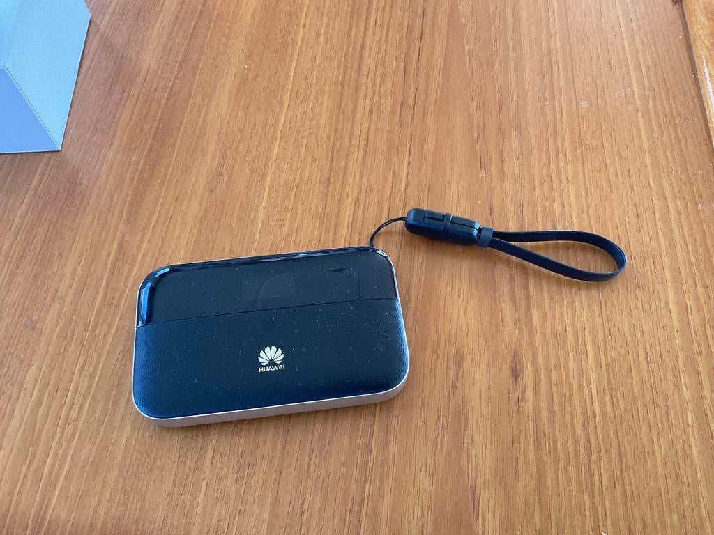 Huawei Mobile WiFi Pro 2 Router - Zo goed als nieuw, Computers en Software, Routers en Modems, Zo goed als nieuw, Router, Ophalen of Verzenden