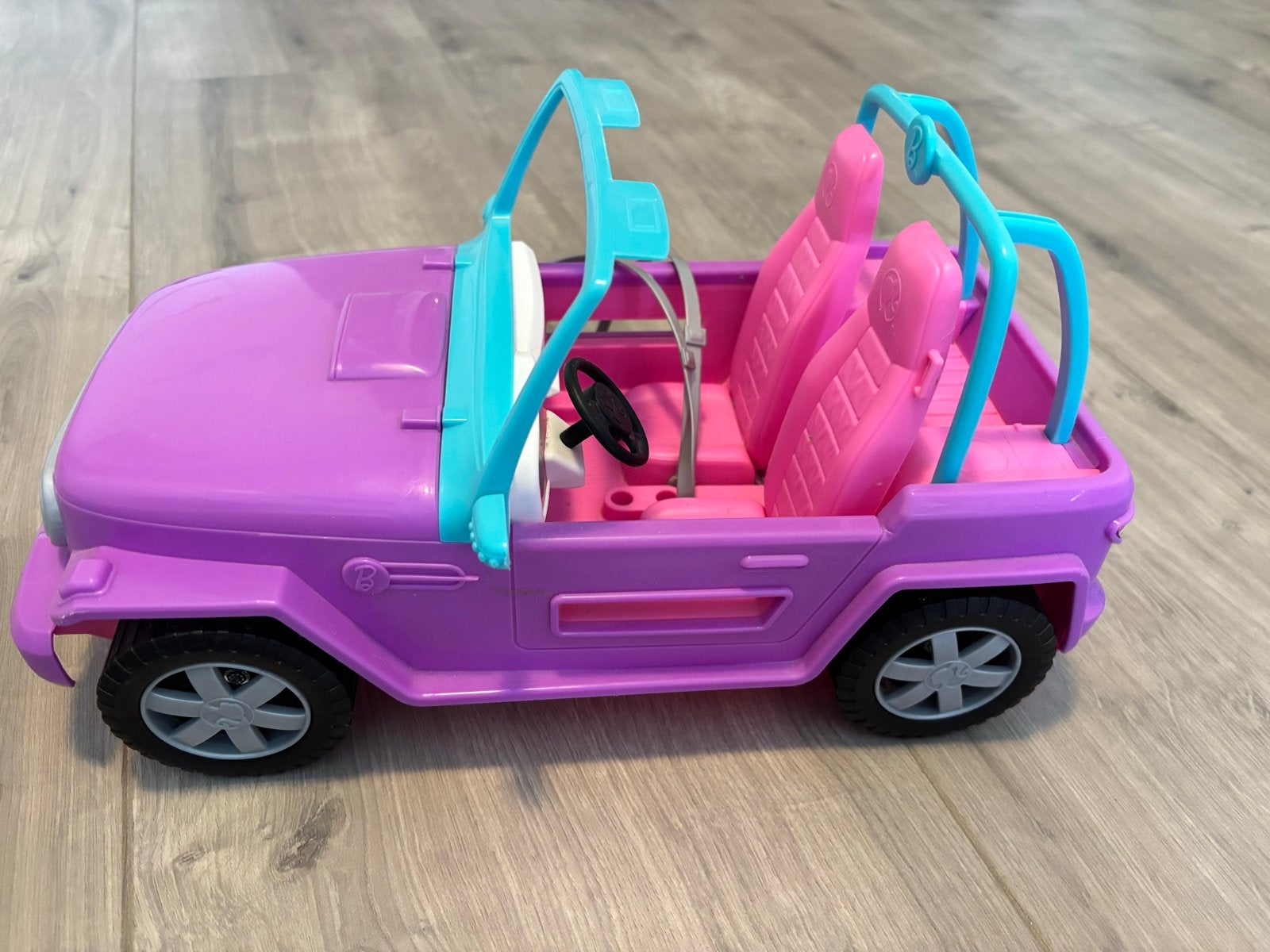 Barbie Jeep Roze/Paars Speelgoedauto, Ophalen of Verzenden, Gebruikt
