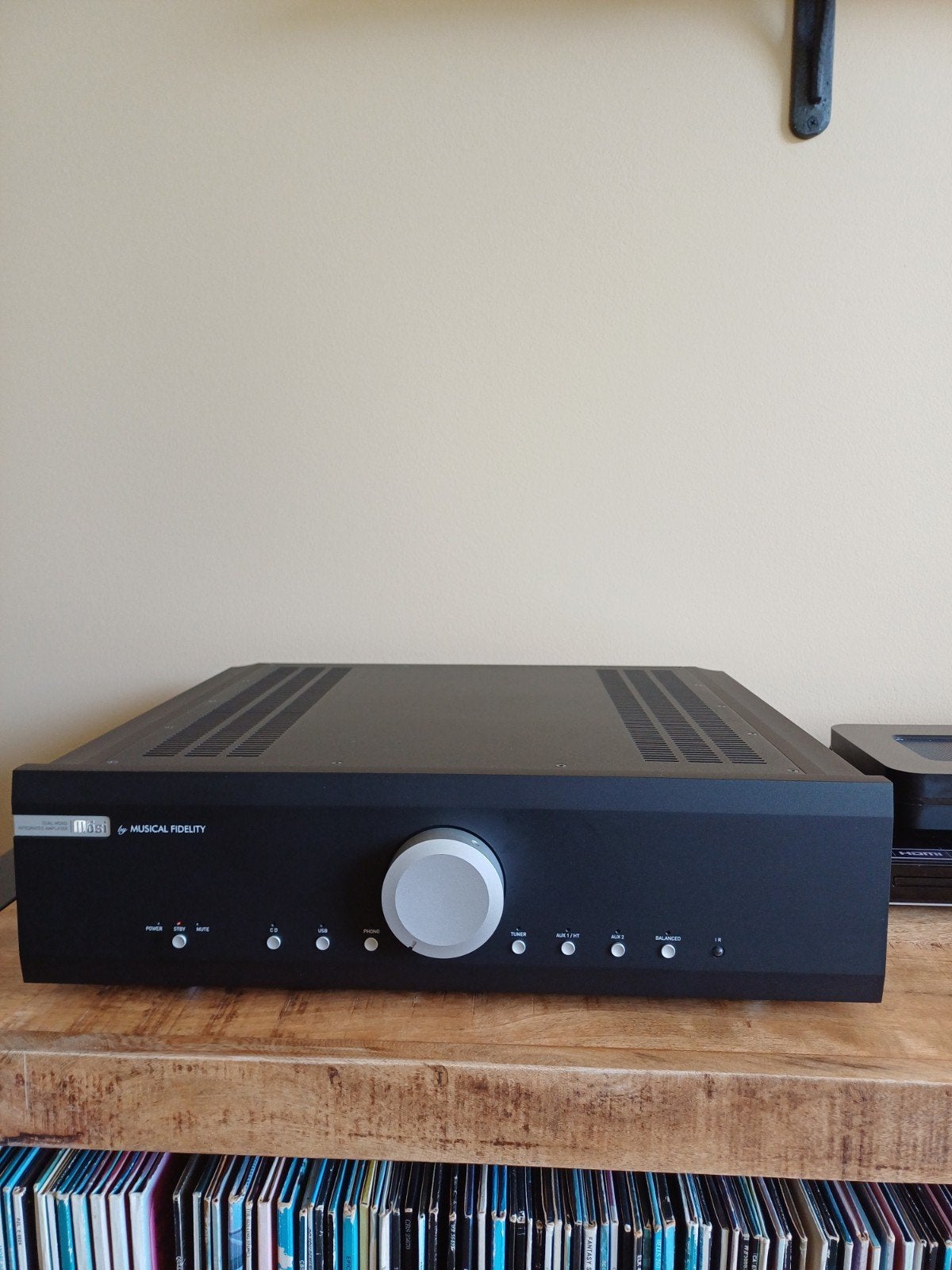 Te koop: musical fidelity  m6si ., Ophalen, Zo goed als nieuw, 120 watt of meer, Overige merken