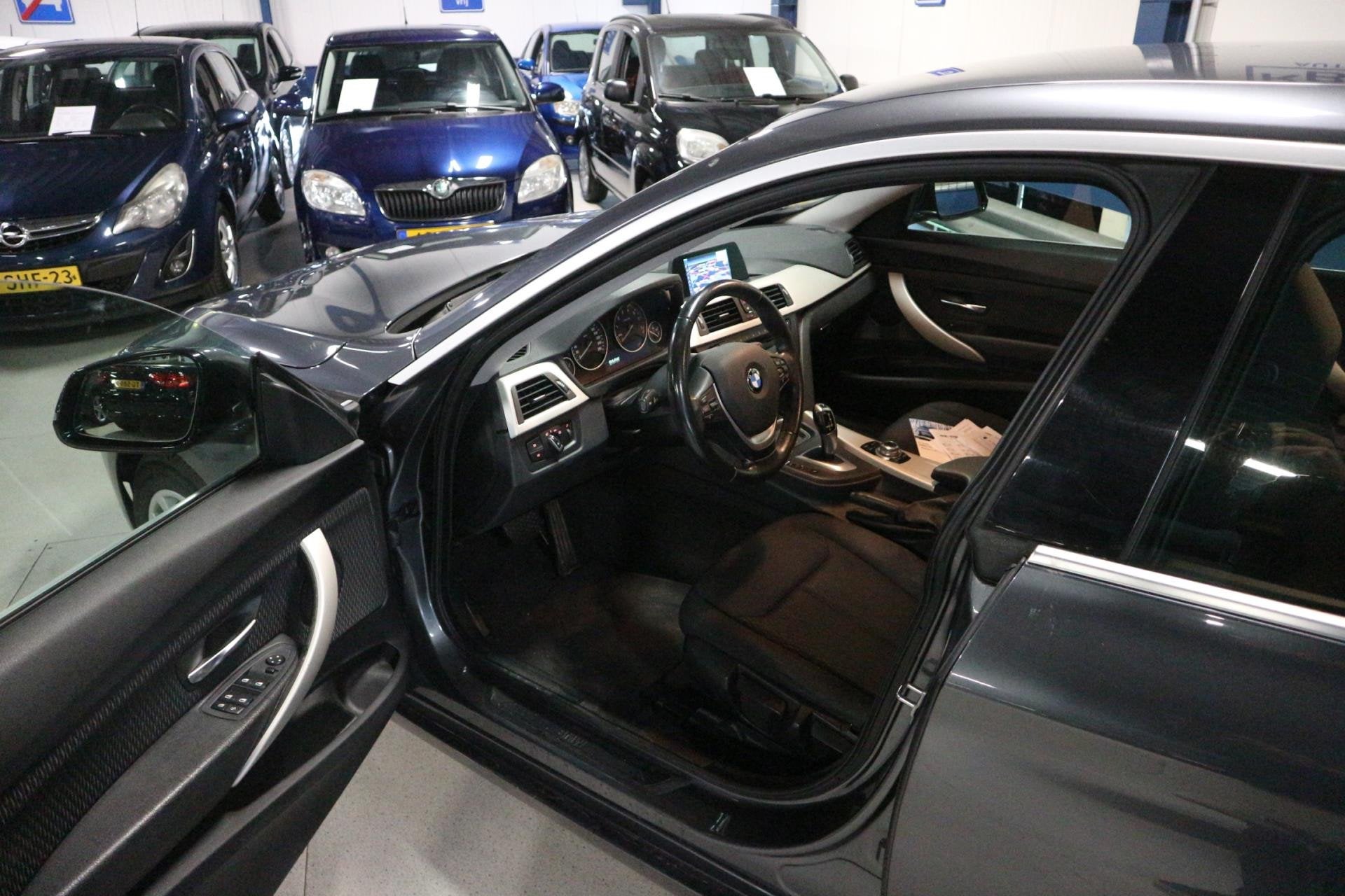 BMW 3-serie Gran Turismo 320i Executive AUTOMAAT/ NAP/ TREKH, Auto's, BMW, Automaat, Gebruikt, Euro 6, 4 cilinders
