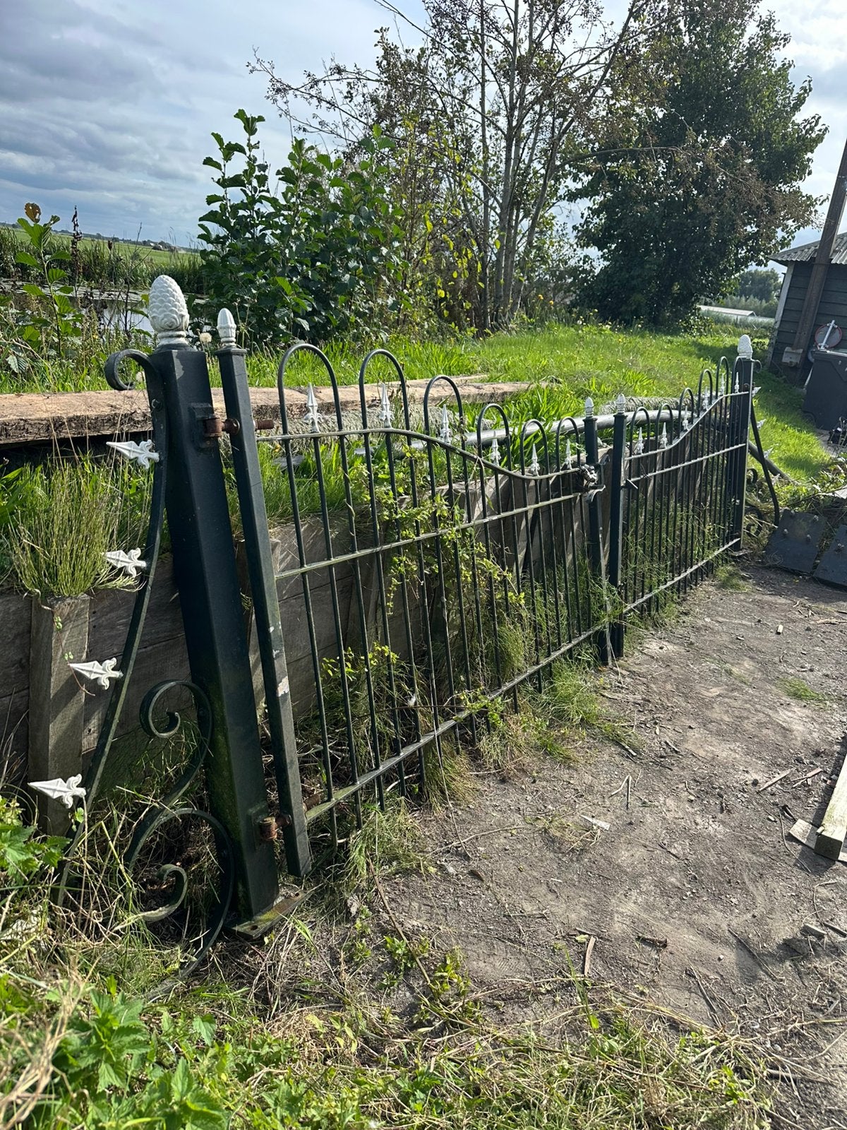 Stalen toegangspoort 4m breed, Tuin en Terras, Ophalen, Met poort, Gebruikt, Spijlenhekwerk