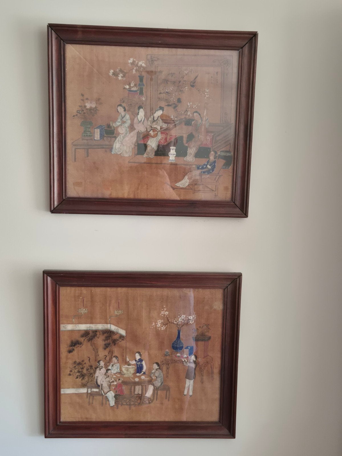 Twee Chinese schilderijen op zijde, ingelijst, Antiek en Kunst, Kunst | Niet-Westerse kunst, Schilderij, China, Textiel, Meerkleurig