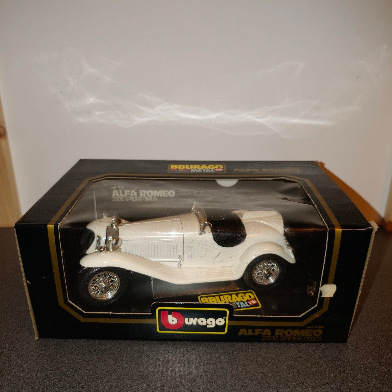 Bburago Alfa Romeo 2300 Spider (1932) Die-Cast Model 1:18, Hobby en Vrije tijd, Modelauto's | 1:18, Ophalen of Verzenden, Nieuw