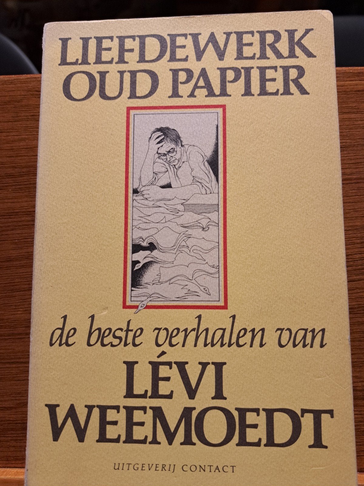 Liefdewerk oud papier - De beste verhalen van Lévi Weemoedt, Ophalen of Verzenden, Gelezen, Lévi Weemoedt, Nederland