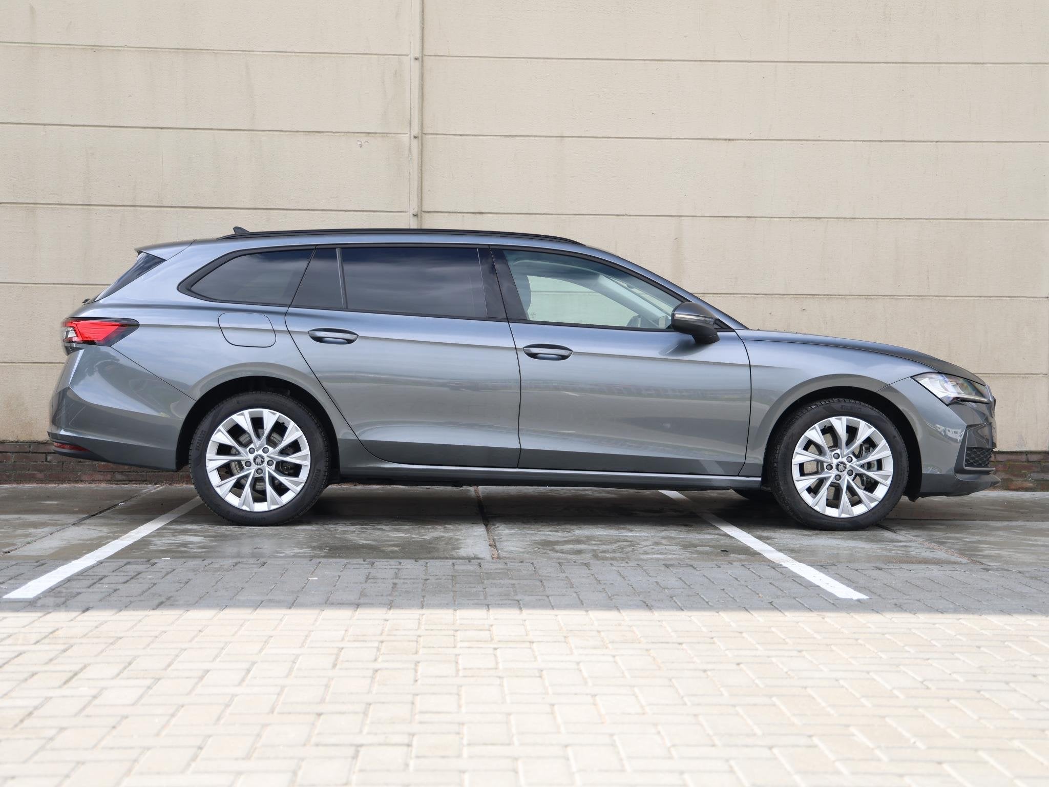 Skoda Superb 1.5 TSI PHEV Edition 204PK DSG | Led koplampen, Stof, Euro 6, 4 cilinders, 250 km/l