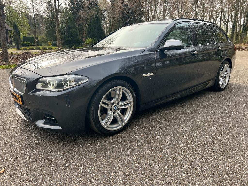 BMW M550D X-Drive 280KW Pano Head-Up Acc Leder Cam Blis FULL, Auto's, BMW, Automaat, 2993 cc, 2000 kg, Leder