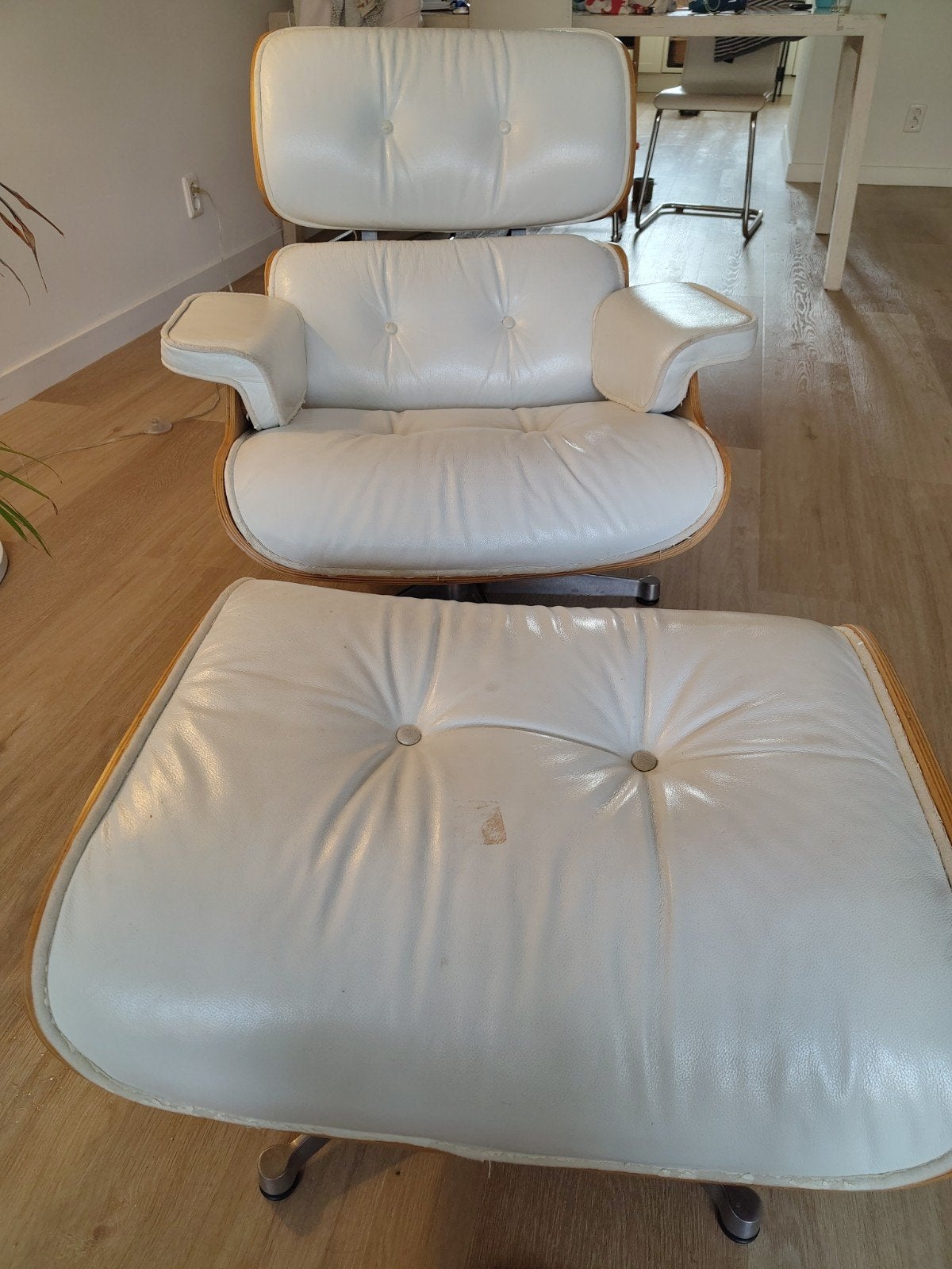 Design Lounge Stoel met Hocker - Eames Stijl, Gebruikt, Eenpersoons, 75 tot 100 cm, Minder dan 150 cm