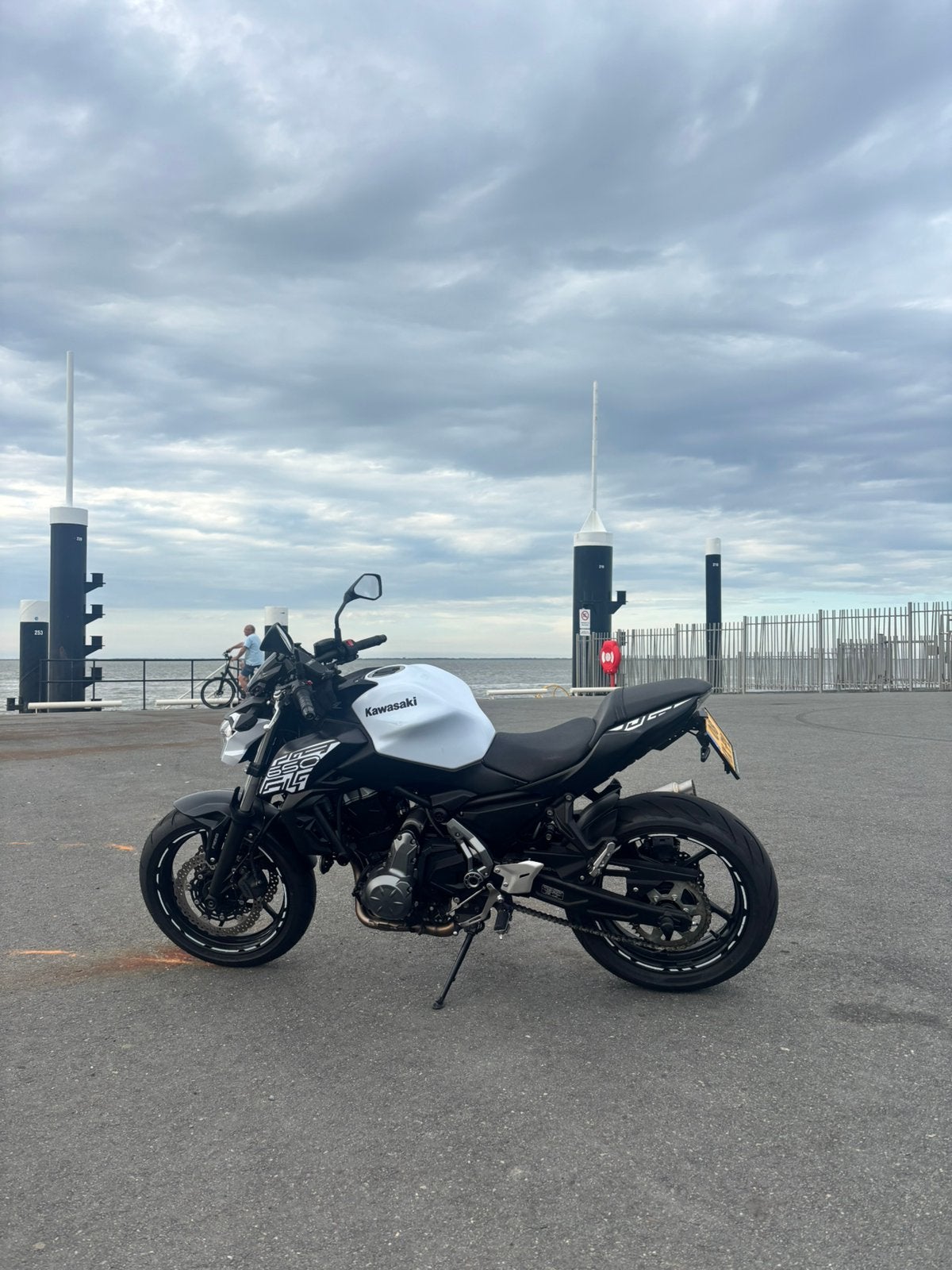 Kawasaki Z650 2019 met Mivv uitlaat, Motoren, 2 cilinders, 649 cc, Gebruikt, Particulier