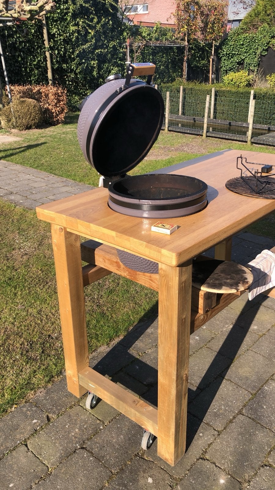 Kamado BBQ Tafel met Eikenblad - 70x148x91 cm, Ophalen, Gebruikt, Rechthoekig, Hout