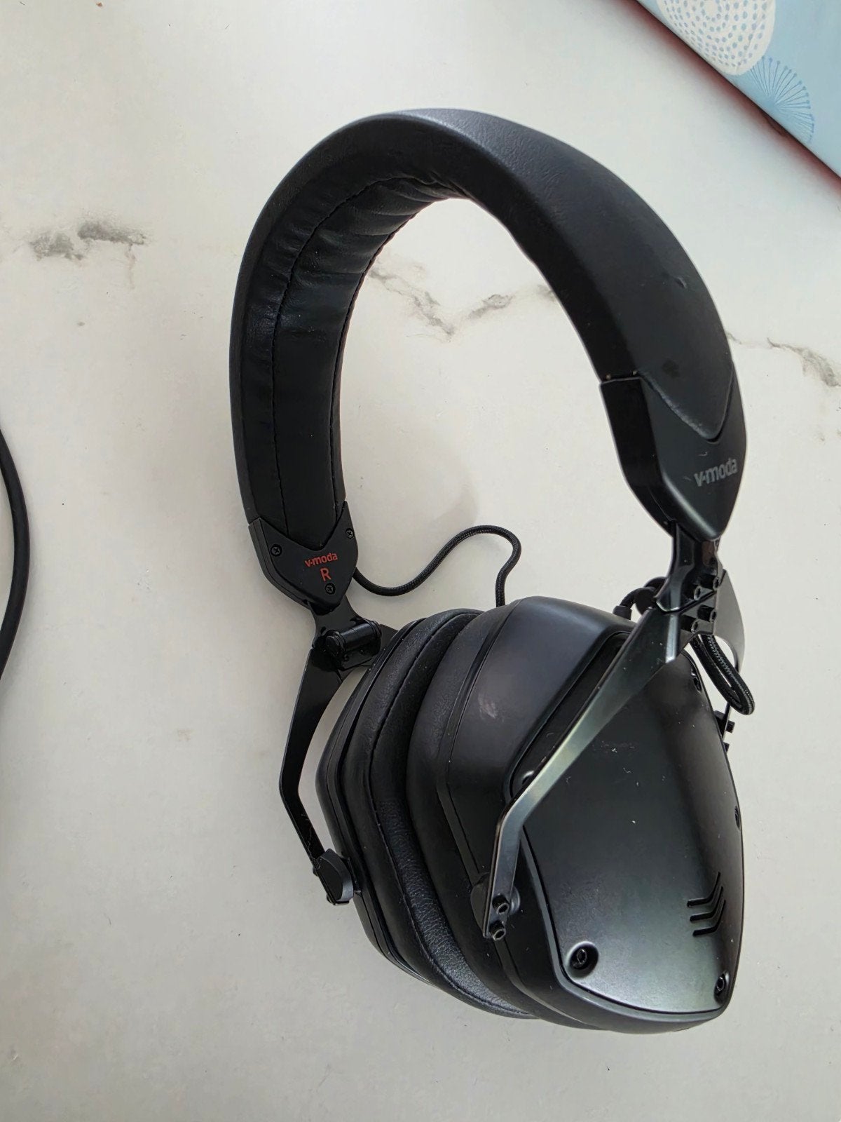 V-Moda Studio M200