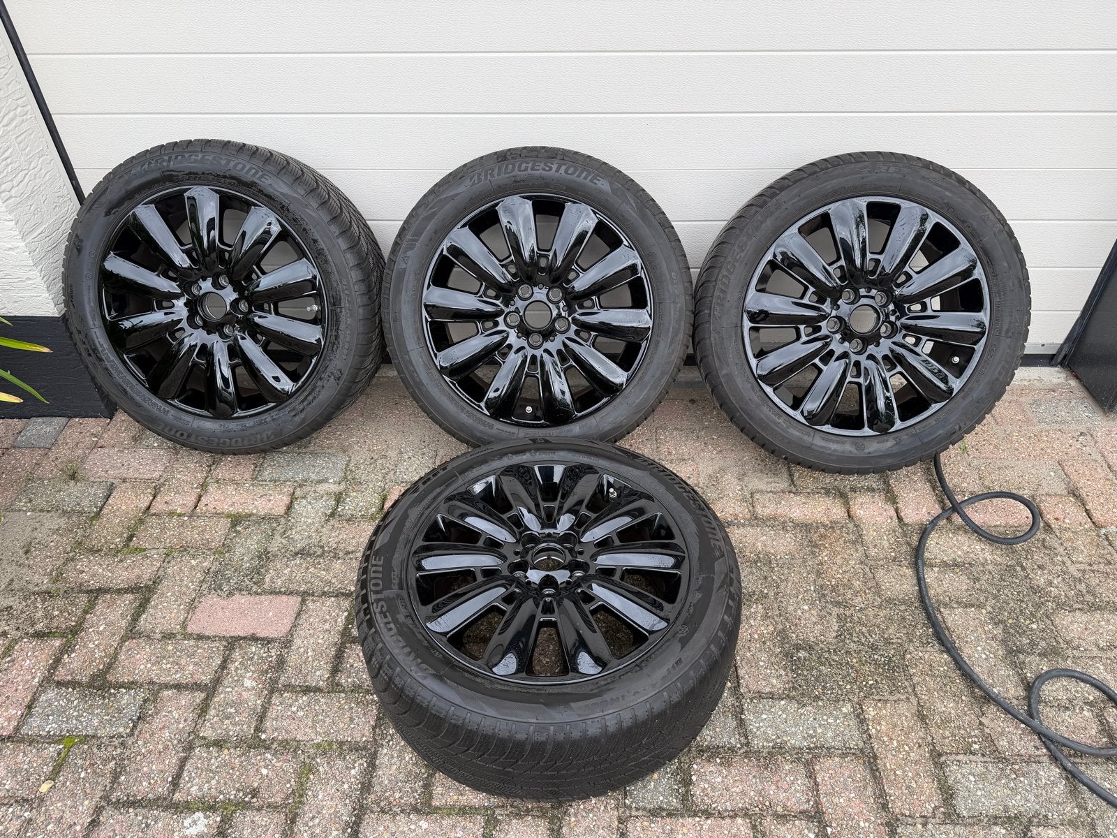 Winterbanden Bridgestone 225/50 R18 Runflat incl velg, Auto-onderdelen, Ophalen, 18 inch, Gebruikt, Banden en Velgen