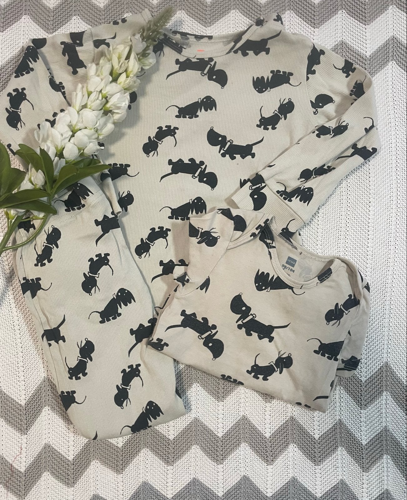 Leuke unisex Hema ribbel pyjam en romper met Takkie, 98/104, Ophalen of Verzenden, Gebruikt, Jongen of Meisje, Nacht- of Onderkleding
