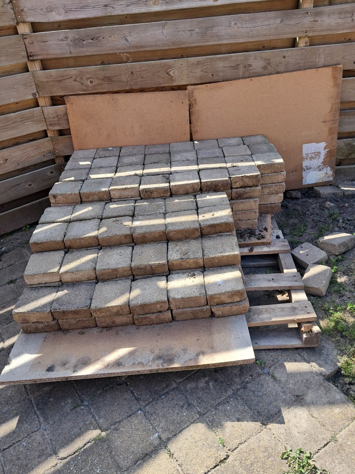 Ruim 300 stenen 15x15, Tuin en Terras, Ophalen, Gebruikt, Beton, Klinkers