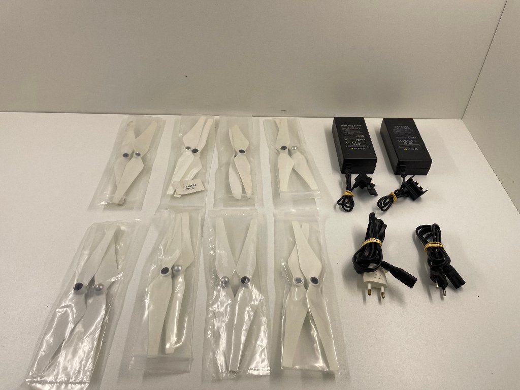 DJI Phantom accessoires (st 40) ons kenmerk CHPR03092026-, N, N, Ophalen of Verzenden, Zo goed als nieuw