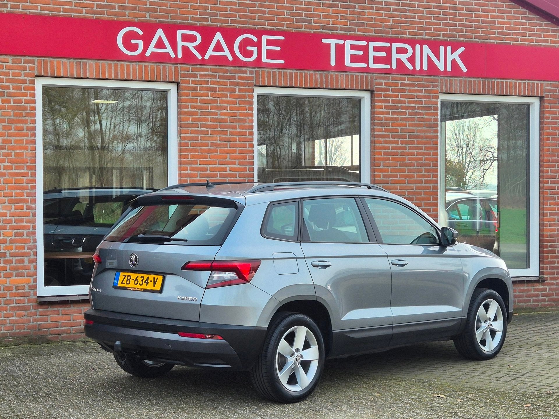 Skoda Karoq 1.0 TSI Ambition Business 116PK 5drs clima, crui, Auto's, Voorwielaandrijving, Stof, Gebruikt, Euro 6