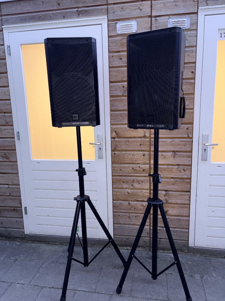 RCF ART 912-A Speakerset incl. statief, hoezen en bekabeling, Zo goed als nieuw, 120 watt of meer, Front, Rear of Stereo speakers