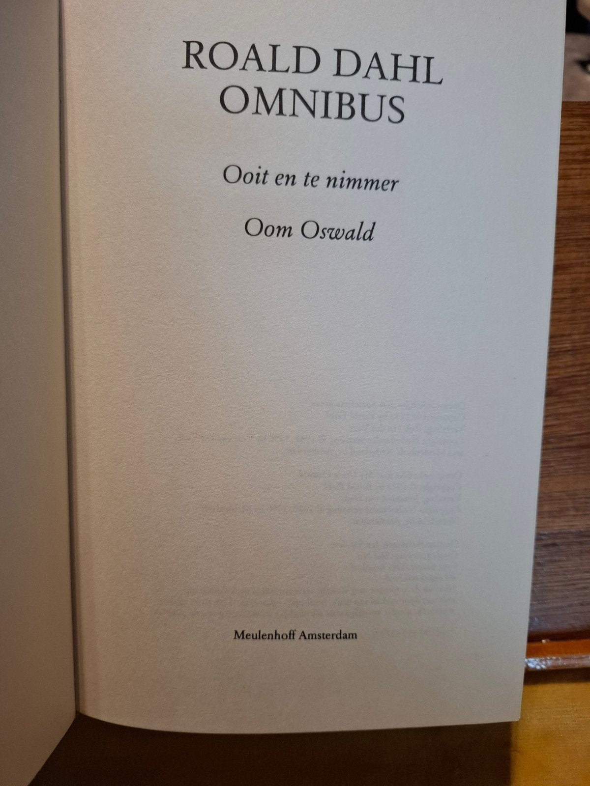 Roald Dahl Omnibus - Ooit en te nimmer / Oom Oswald, Boeken, Ophalen of Verzenden, Gelezen, Roald Dahl