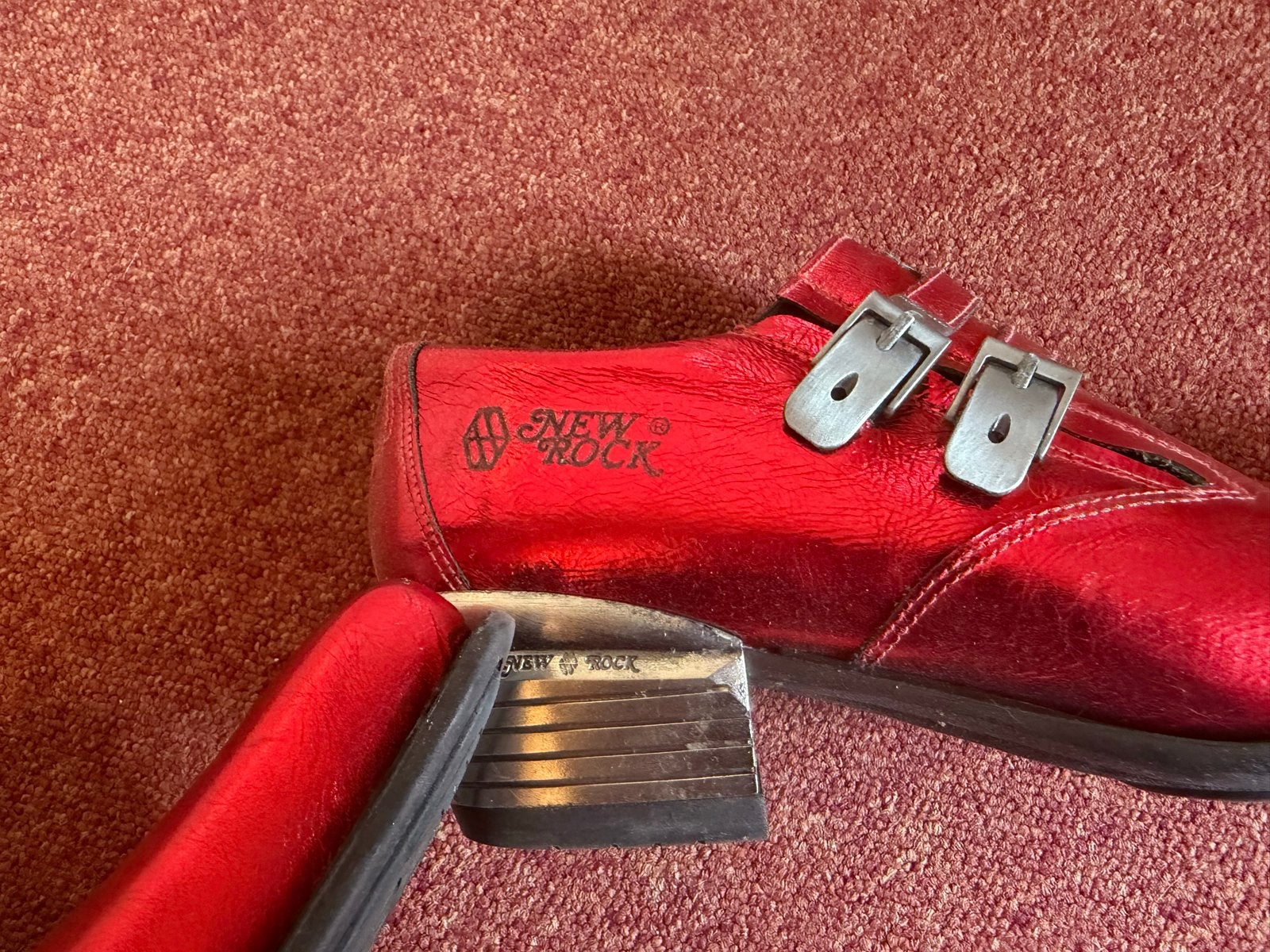 Originele New Rock schoenen - Rood metallic maat 41, Kleding | Heren, Ophalen, Zo goed als nieuw